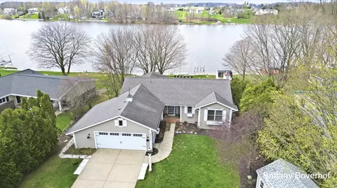 6795 N Noffke Dr, Caledonia, MI 49316