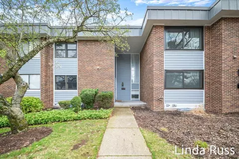 2440 E Collier Ave SE, Grand Rapids, MI 49546