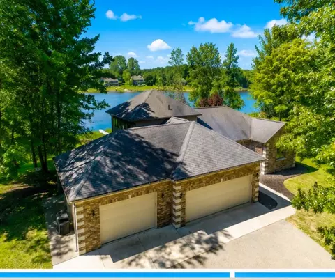 9613 Fawn Ridge Rd, Stanwood, MI 49346