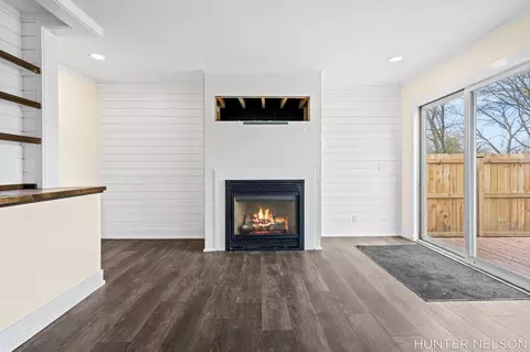Living - 175 E Commerce St, Grant, MI 49327 photo 3 of 4