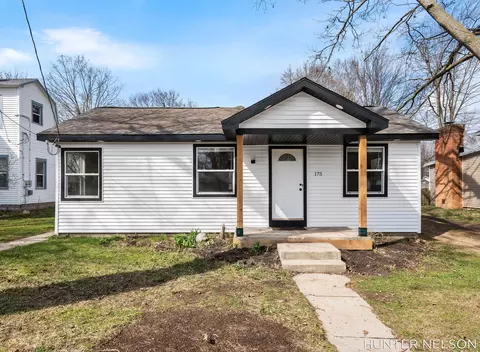 175 E Commerce St, Grant, MI 49327
