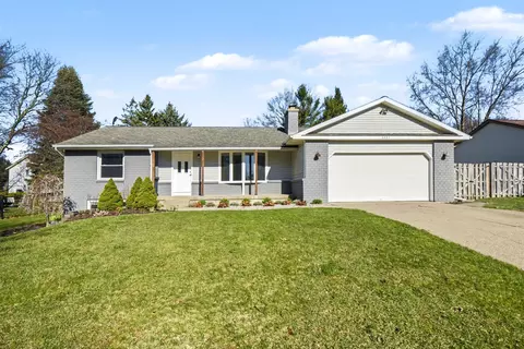 6593 Crownpointe Dr SW, Byron Center, MI 49315