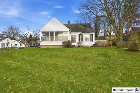 850 Hollywood St NE, Grand Rapids, MI 49505