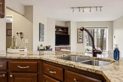 Kitchen - 2011 Knollpoint Dr NE, Ada, MI 49301 photo 5 of 5