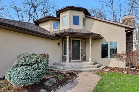 Exterior - 2011 Knollpoint Dr NE, Ada, MI 49301 photo 4 of 8