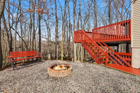 Exterior - 2011 Knollpoint Dr NE, Ada, MI 49301 photo 7 of 8
