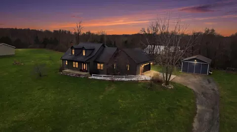 3927 Inspiration Ln, Vermontville, MI 49096