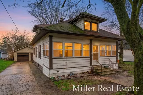 709 N Michigan Ave, Hastings, MI 49058