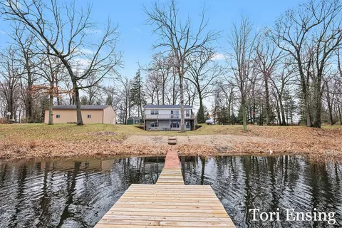 11145 S Holland Rd, Fenwick, MI 48834