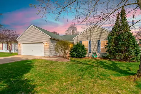 527 Courtney St, Galesburg, MI 49053