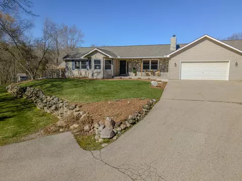 Exterior - 2470 Whites Bridge Rd, Lowell, MI 49331 photo 2 of 26