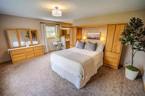 Bedroom - 2470 Whites Bridge Rd, Lowell, MI 49331 photo 7 of 7