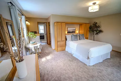 Bedroom - 2470 Whites Bridge Rd, Lowell, MI 49331 photo 5 of 7