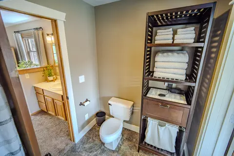 Bath - 2470 Whites Bridge Rd, Lowell, MI 49331 photo 6 of 6