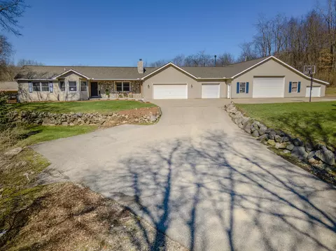 2470 Whites Bridge Rd, Lowell, MI 49331