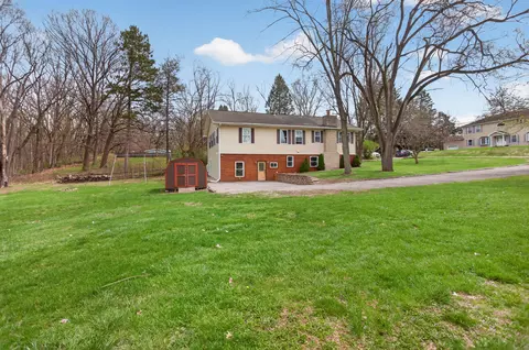Exterior - 340 Burt Ave, Jackson, MI 49201 photo 6 of 10