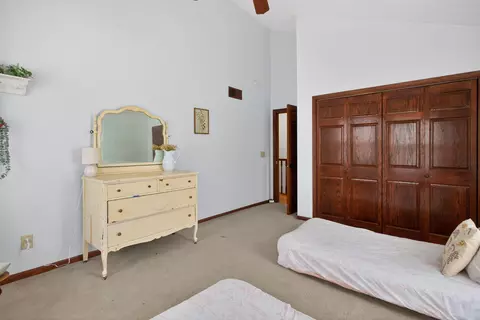 Bedroom - 340 Burt Ave, Jackson, MI 49201 photo 4 of 6