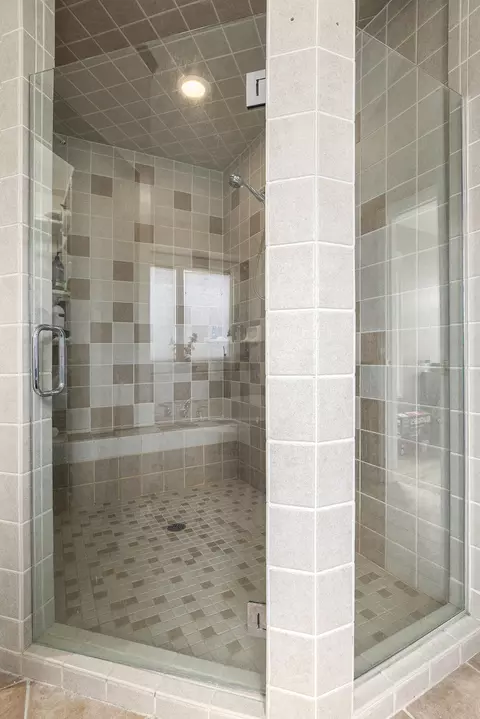 Bath - 17 Coronado Dr, Jackson, MI 49201 photo 2 of 4
