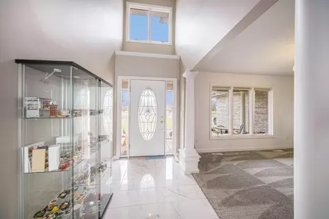Entry Way - 17 Coronado Dr, Jackson, MI 49201 photo 1 of 1