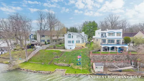 567 Breezy Bluff St, Battle Creek, MI 49015
