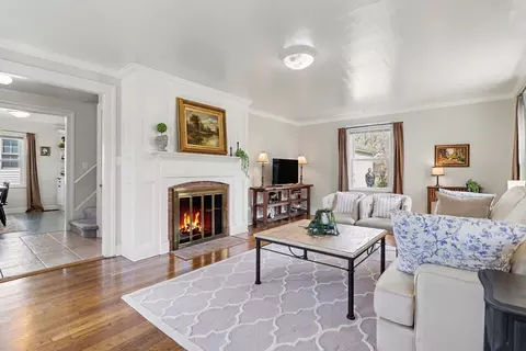 Living - 346 N Marshall Ave, Marshall, MI 49068 photo 3 of 3