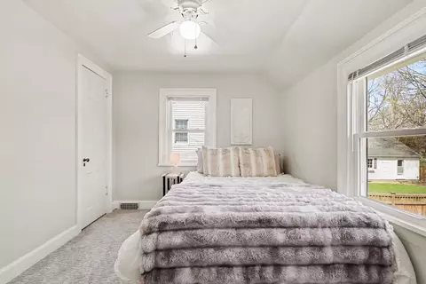 Bedroom - 346 N Marshall Ave, Marshall, MI 49068 photo 3 of 6