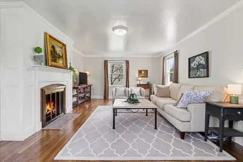Living - 346 N Marshall Ave, Marshall, MI 49068 photo 1 of 3