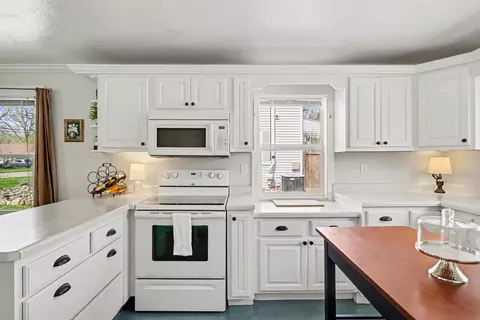 Kitchen - 346 N Marshall Ave, Marshall, MI 49068 photo 1 of 4