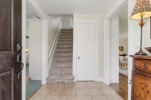 Entry Way - 346 N Marshall Ave, Marshall, MI 49068 photo 1 of 4
