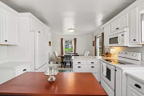 Kitchen - 346 N Marshall Ave, Marshall, MI 49068 photo 2 of 4