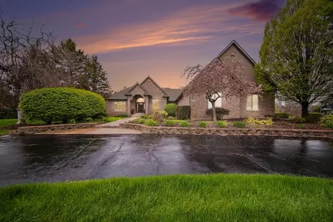 1835 Brookview Dr, Saline, MI 48176