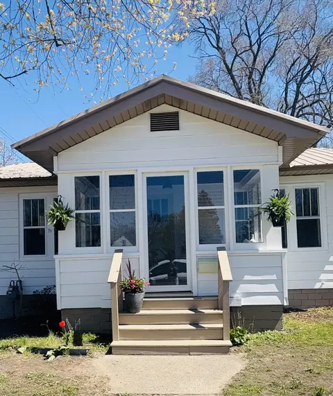 2208 Torrent St, Muskegon, MI 49441