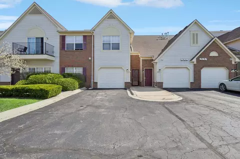 9631 Lakeside Dr #68, Ypsilanti, MI 48197
