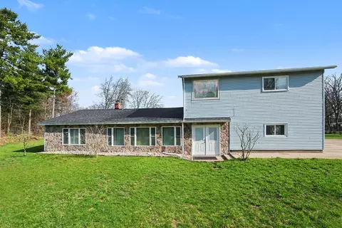 184 E Tyler Rd, Muskegon, MI 49445