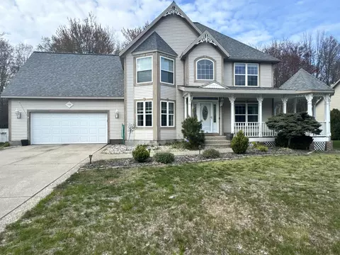1106 Brookway Ct, Norton Shores, MI 49441