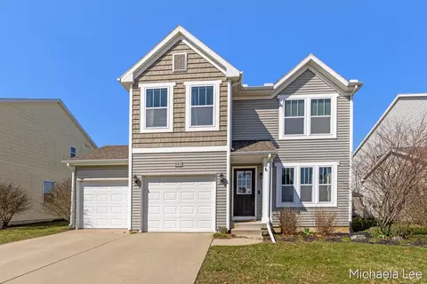 607 Nantucket Dr, Lansing, MI 48906