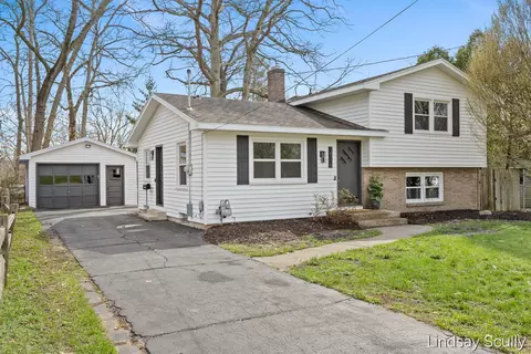 1510 Southlawn Dr SW, Wyoming, MI 49509