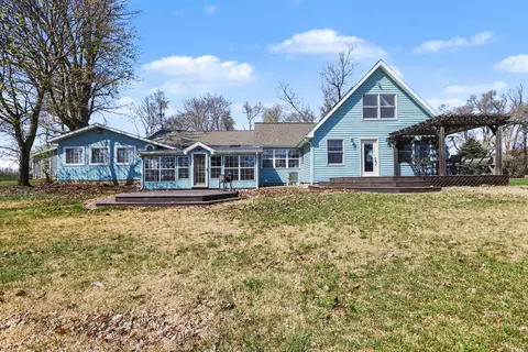 2743 Hemlock Rd, Quincy, MI 49082