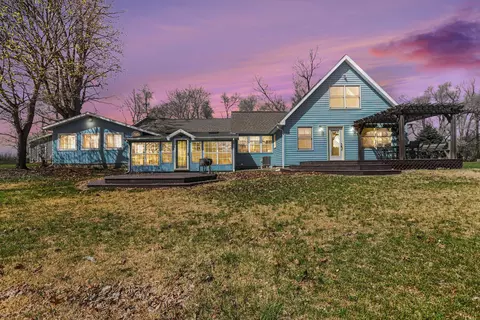 2743 Hemlock Rd, Quincy, MI 49082