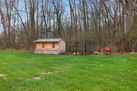 Exterior - 10994 Sears Rd, Concord, MI 49237 photo 8 of 10