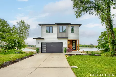 104 River Hills Dr, Holland, MI 49424