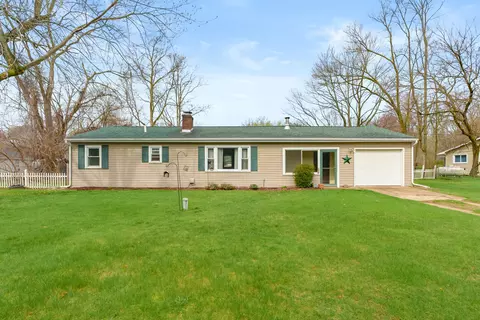 220 Mary St, Plainwell, MI 49080