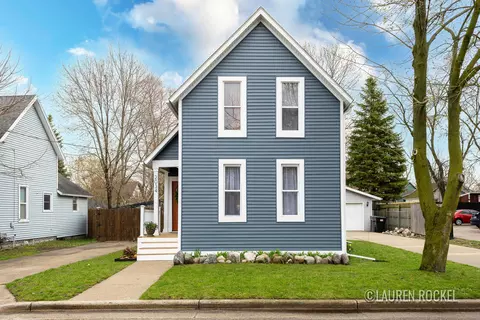 2034 Roos Ave SW, Wyoming, MI 49509