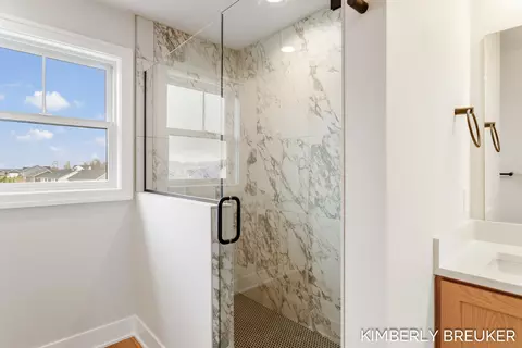 Bath - 11792 Everett Ave, Allendale, MI 49401 photo 3 of 5
