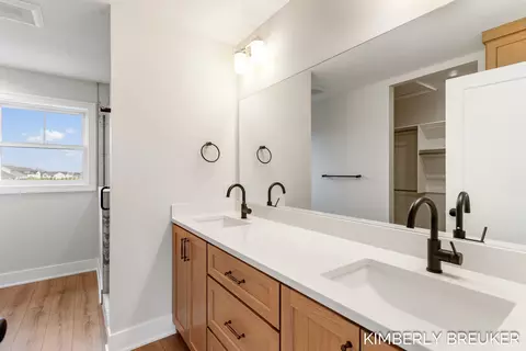Bath - 11792 Everett Ave, Allendale, MI 49401 photo 2 of 5