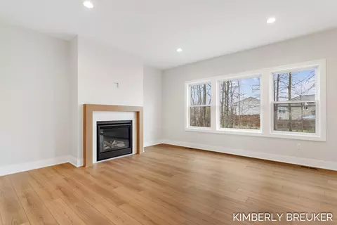Living - 11792 Everett Ave, Allendale, MI 49401 photo 2 of 3