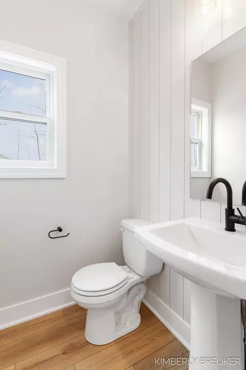 Bath - 11792 Everett Ave, Allendale, MI 49401 photo 1 of 5