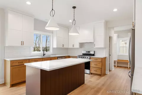 Kitchen - 11792 Everett Ave, Allendale, MI 49401 photo 2 of 4