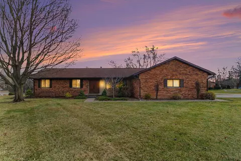 8409 Crestshire Dr, Ypsilanti, MI 48197