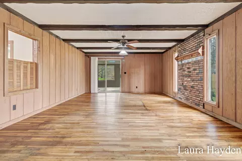 Living - 350 Mill St, Saranac, MI 48881 photo 7 of 9